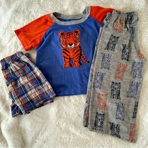 Carter’s 2T - 3 piece plaid tiger pajamas set